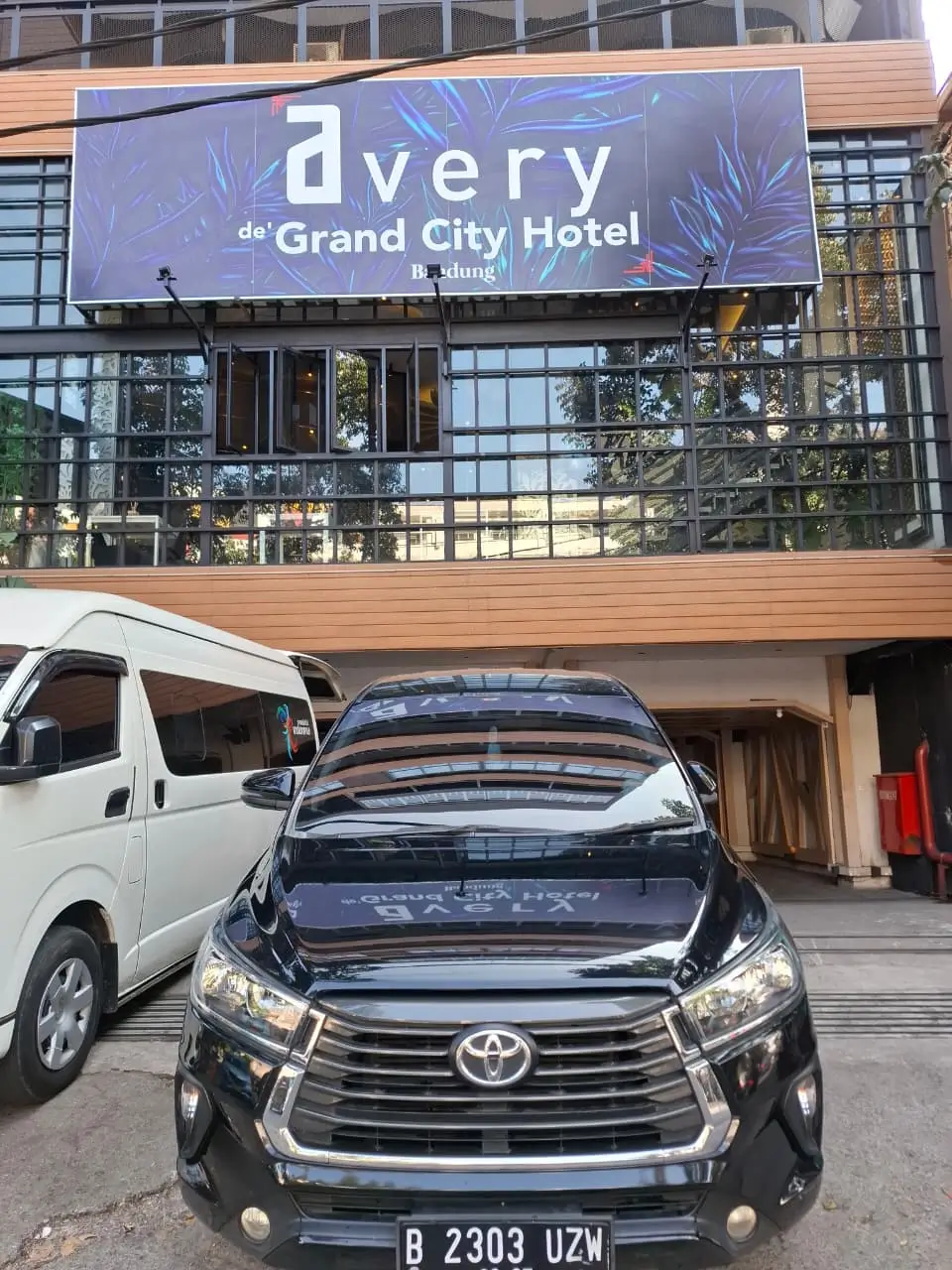 sewa innova reborn di nawasena sewa mobil bandung